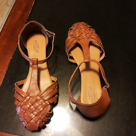 vegan closed toe sandals